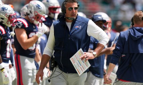 Mike Vrabel provides update on Patriots’ defensive play-calling plan