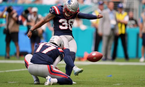 Mike Vrabel not considering kicker change, has ‘full confidence’ in Andy Borregales