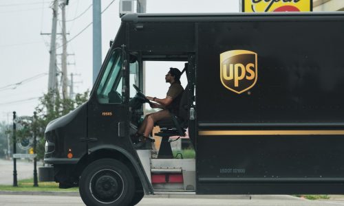 Noakes: Sell the U.S. Postal Service to UPS