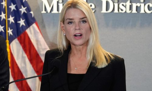 Federal agents seize more than 600K illegal vapes in nationwide crackdown