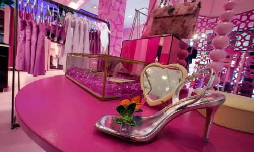 How to navigate social media trends without derailing your budget