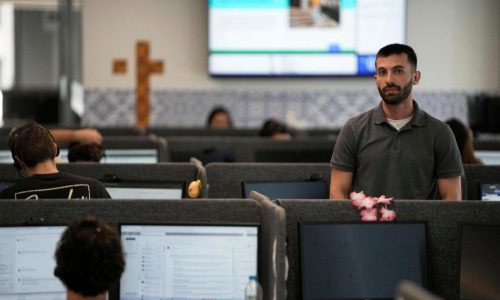 AI shakes up the call center industry, but some tasks are still better left to the humans