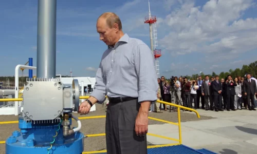 Pressure Mounts on EU to Push Beijing to Halt Russian Oil Imports