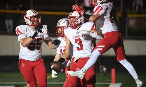 High school football: Stillwater rolls past Mound View through delays
