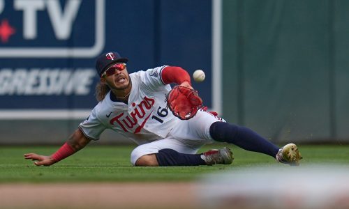 Out of race, new-look Twins focus on day-to-day improvement