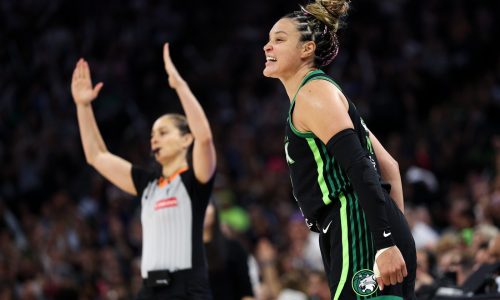 Lynx pull away to easy Game 1 victory over Golden State