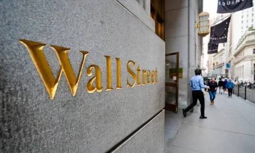 Trump Proposes Ending Quarterly Earnings Reports, Switching to Semiannual