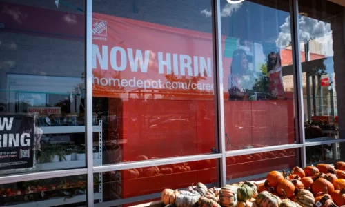 US Job Openings Flat in August as Labor Market Holds Steady