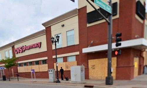 Residents urge St. Paul to demolish Midway’s vacant CVS