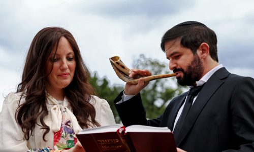 Jewish Bostonians herald Rosh Hashanah in Public Garden