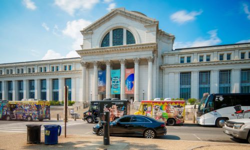 PODCAST: ¿Por qué la administración Trump arremetió contra obras de los museos Smithsonian?