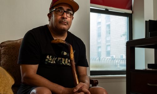 Lo que necesita saber sobre: ¿Cómo obtener ayuda si vive en un apartamento con asistencia de vales basados en proyectos?