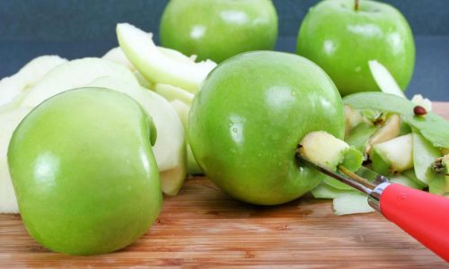 Pair tart apples with chicken and fennel for an easy fall dinner