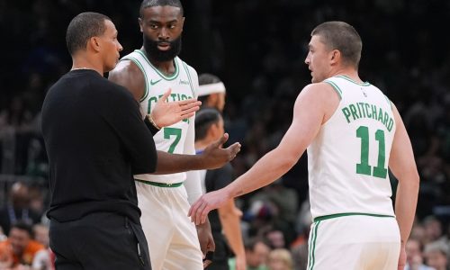 Jaylen Brown leaves with injury as Celtics beat Raptors in preseason finale