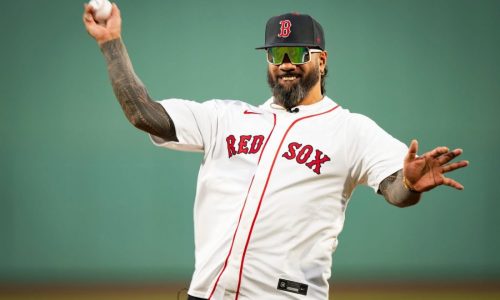 Uso kicks off WWE era on ESPN in Boston