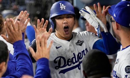 Dodgers beat Blue Jays in 18-inning World Series marathon game