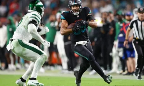 Dolphins’ Darren Waller Scores 2 Touchdowns in Primetime Return: ‘It’s a Lot to Process’