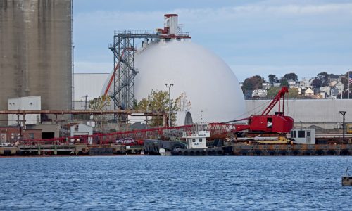 2 men killed in crane collapse in Everett