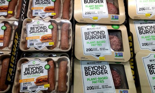 Beyond Meat shares drop below $1 on investor concerns