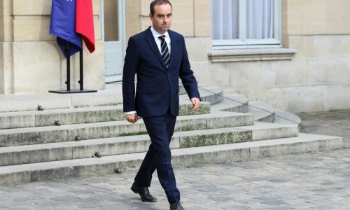 French PM resigns hours after naming government, plunging France further into political chaos