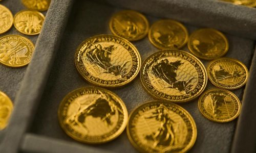 Gold prices soar to new records amid US government shutdown