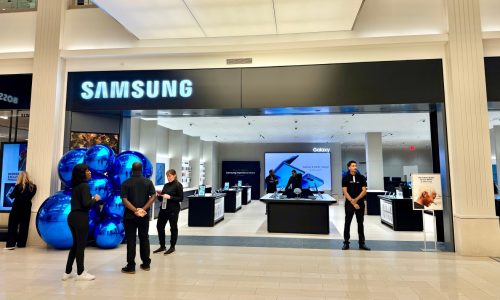 New Samsung retail store at the MOA acts a lot like Apple