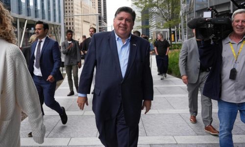 Billionaire Illinois Gov. Pritzker wins blackjack pot of $1.4M in Las Vegas