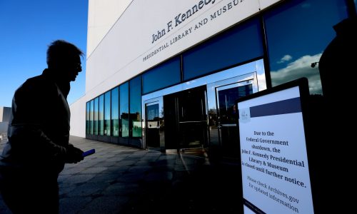 Bipartisan talks to end shutdown percolate in Senate