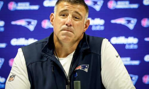 Patriots coach Mike Vrabel reacts to facing Titans for first time since firing