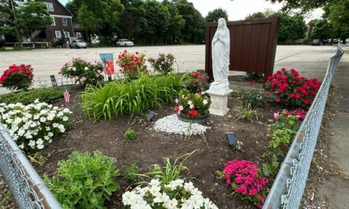 Peabody community rallies together after statue stolen from church