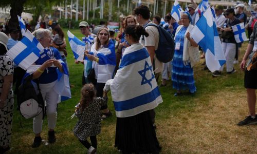 Hundreds of evangelical Christians in Jerusalem to show support for Israel cheer the peace push