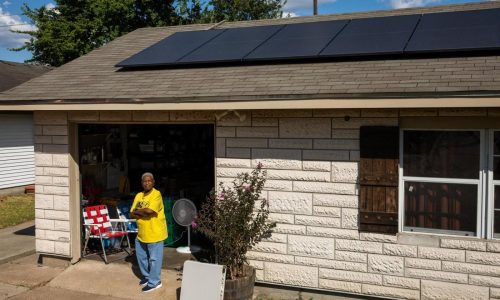 Lacking community resilience centers, Houston neighbors opt for solar-powered ‘hub homes’