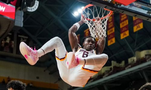 Gophers cruise to 82-62 win over North Dakota in final tune-up