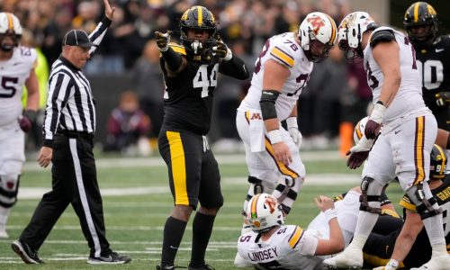 Gophers destroyed in 41-3 rivalry loss to Iowa