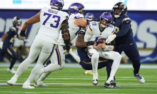 Carson Wentz needs season-ending shoulder surgery