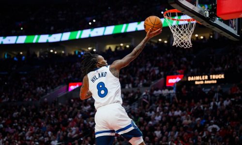 Timberwolves coach Chris Finch explains decisions to start Donte DiVincenzo, play Bones Hyland