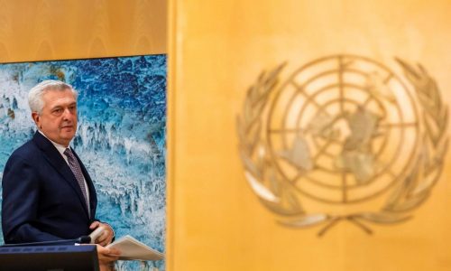 UN refugee agency chief suggests that US deportation practices violate the law