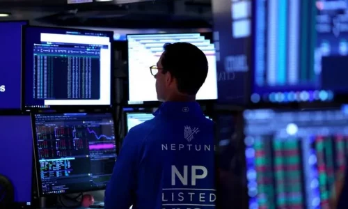 Wall Street Review: Stocks Hit New Records Despite Government Shutdown