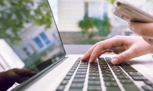 Amazon cloud computing outage disrupts many online services