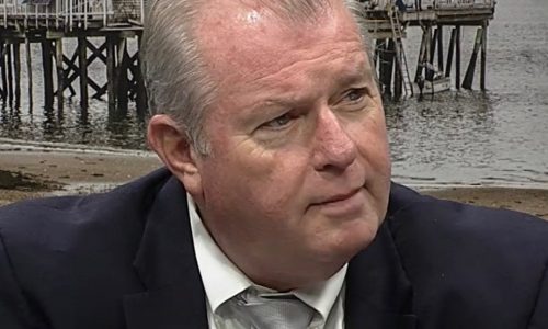 Howie Carr: Stop the presses! A Norfolk County hack caught