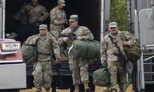 7 Texas National Guard members in Illinois replaced for ‘not meeting mission standards’ when it came to physical fitness