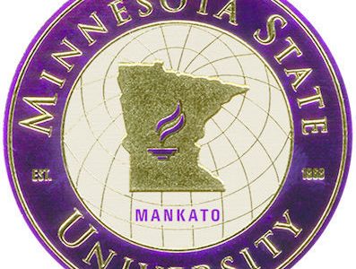 Women’s hockey: Mavericks complete sweep of No. 2 Gophers