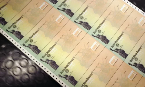 $2,000 Dividend Can Be Funded by Tariffs, Needs Legislation: Trump Adviser