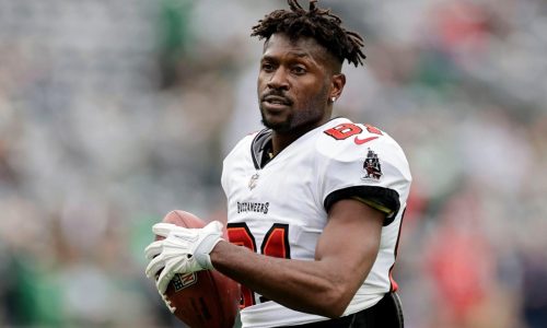 Former NFL star Antonio Brown arrested on attempted murder charge