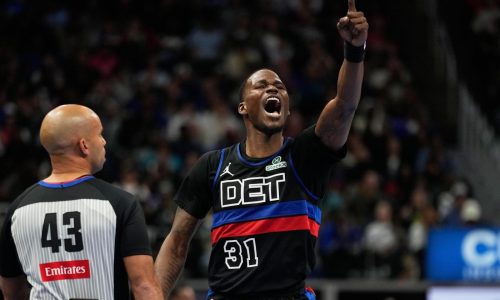 Diezmados Pistons hilvanan 9no triunfo, 114-105 ante 76ers