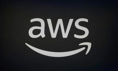 La UE evaluará si negocios de nube de Amazon y Microsoft necesitan mayor supervisión