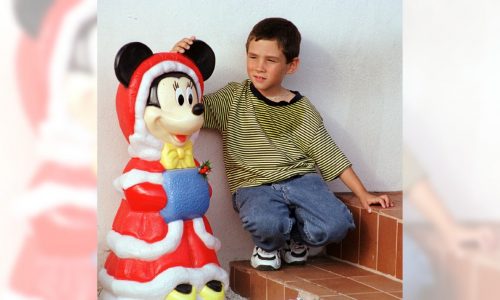 Today in History: November 25, Elian Gonzalez rescued