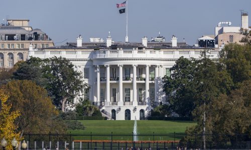 Senate moves toward compromise legislation to end government shutdown