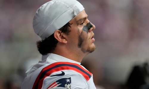 Patriots rookie left tackle Will Campbell carted to locker room with knee injury