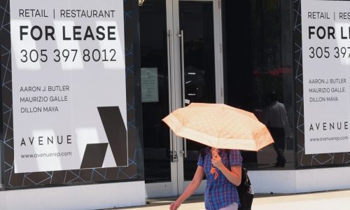 Ticker: U.S. trade deficit drops 24%; Baby botulism numbers climb 